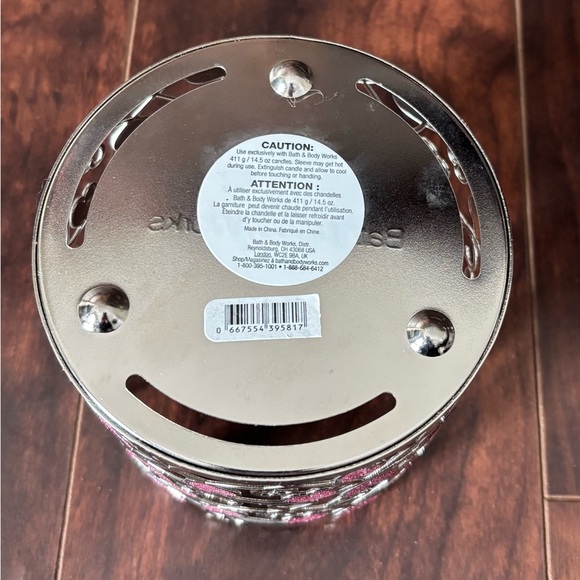 Bath & Body Works Silver and Pink Glitter Heart Valentine 3-Wick Candle Holder - Picture 4 of 6